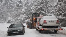 Edremit Belediyesi’nin kar mücadelesi sürüyor