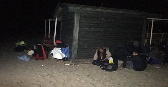 Ayvalık’ta 17 mülteci yakalandı