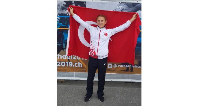 Burhaniyeli Muhsine 400 metrede dünya şampiyonu