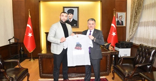 Ali Eren Demirezen Vali Ersin Yazıcı’yı ziyaret etti.