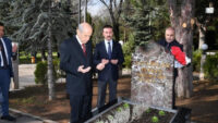 MHP Lideri Bahçeli, Başbuğ Türkeş’in kabrini ziyaret etti