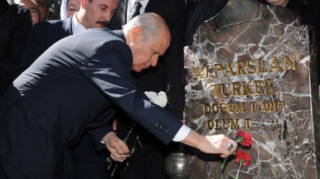MHP Lideri Bahçeli: Merhum Türkeş Bey’in yaktığı meşale sönmeyecek