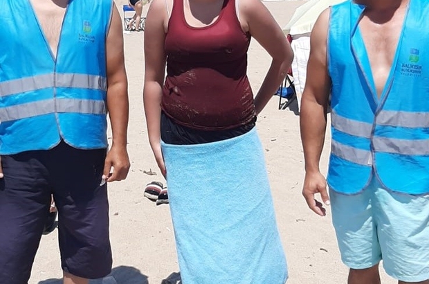 Balıkesir’de sahil temizlik ekibi boğulmak üzere olan genç kızı kurtardı