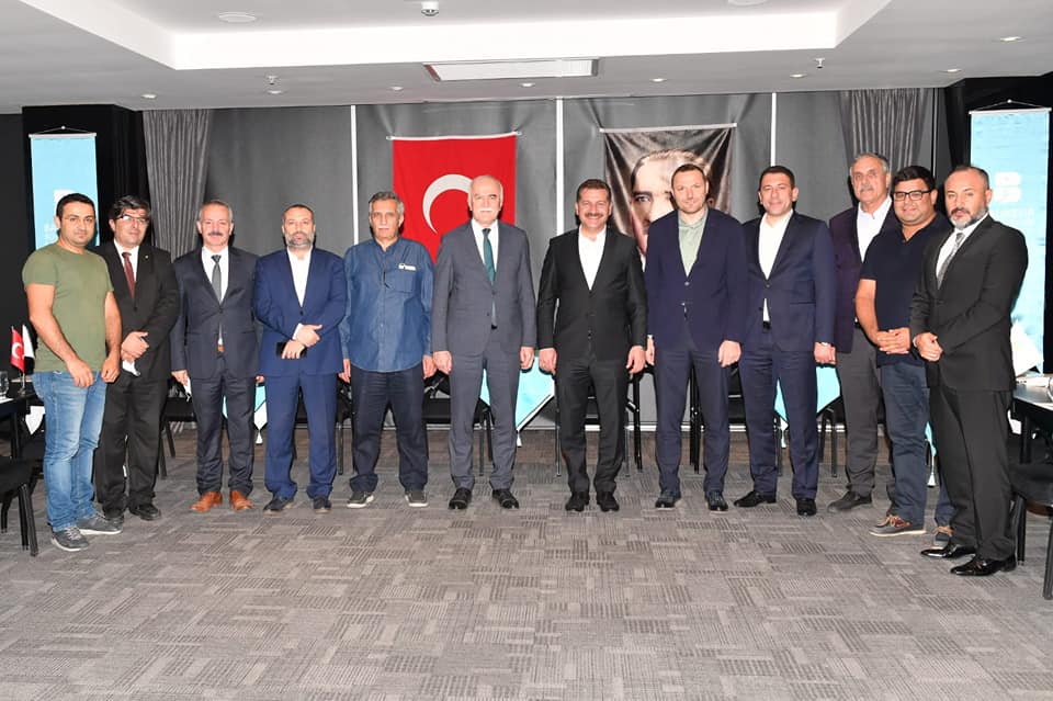 Vakıflar Genel Müdürü Burhan Ersoy Balıkesir Büyükşehir Belediyesini ziyaret etti