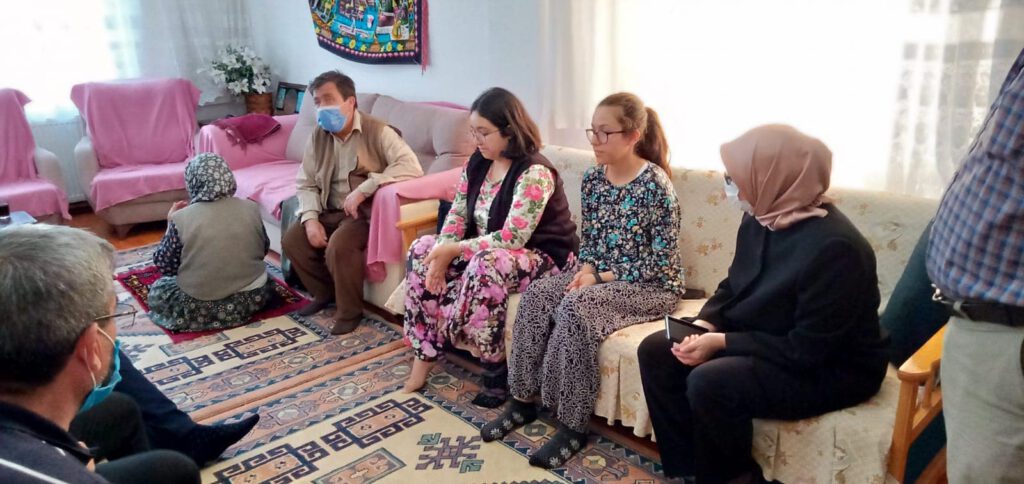 Belgin Gökçe Uygur acılı aileyi ziyaret etti