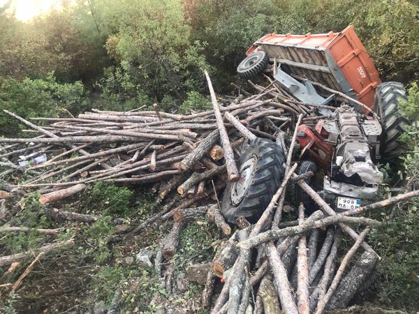 Dursunbey’de traktör kazası 1 KİŞİ ÖLDÜ, 3 KİŞİ DE YARALI