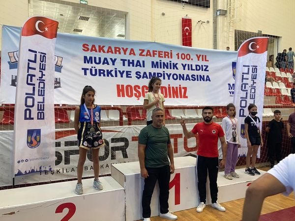 Ankara’da düzenlenen Muay Thai Türkiye Şampiyonasında dereceye girdiler