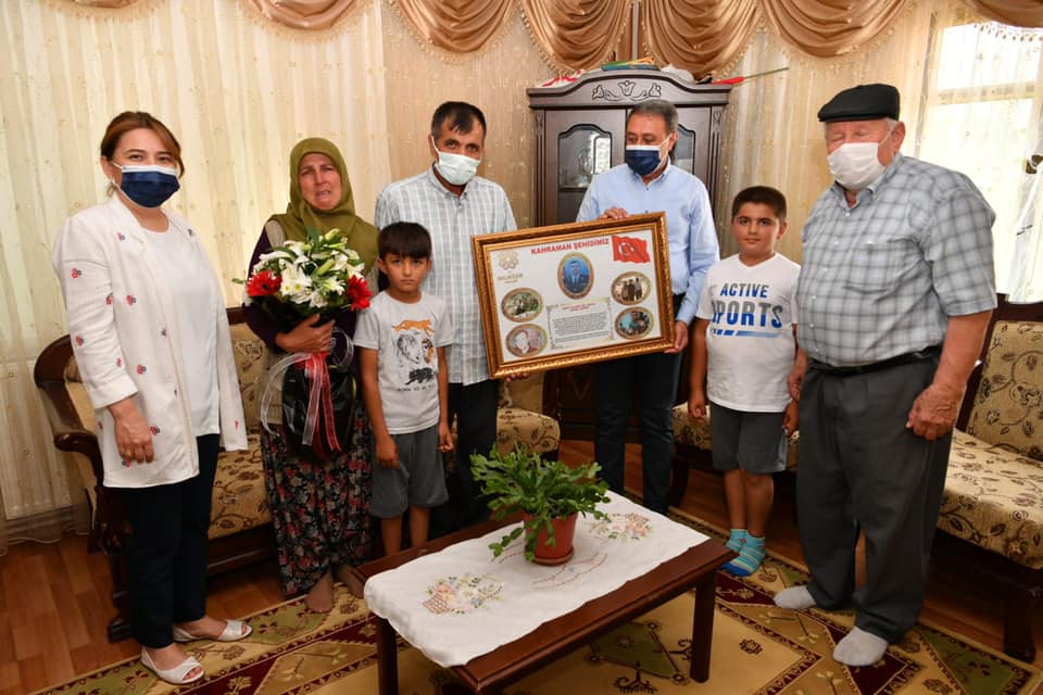 Vali Şıldak 30 Ağustos Zafer Bayramında Şehit Aileleriyle birlikte oldu