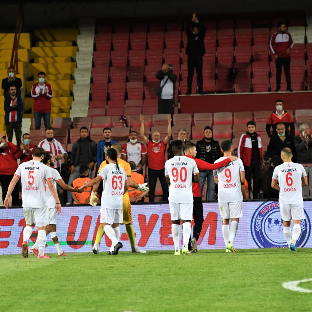 TFF 1.Lig’in 4. haftasında Tuzlaspor’u konuk eden Balıkesirspor, sahadan 1-0 mağlup ayrıldı.