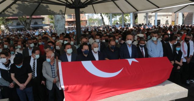 Eski Balıkesir Büyükşehir Belediye Başkanı Ahmet Edip Uğur’un cenazesi toprağa verildi