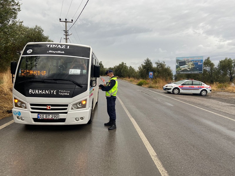 Jandarma Trafikdenetimlerinde (1.748) araç kontrol edildi