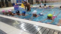 Yüzme BilmeyenKalmasın Projesi çeşitli okullardan çocuklarımızın katılımı ile devam ediyor.