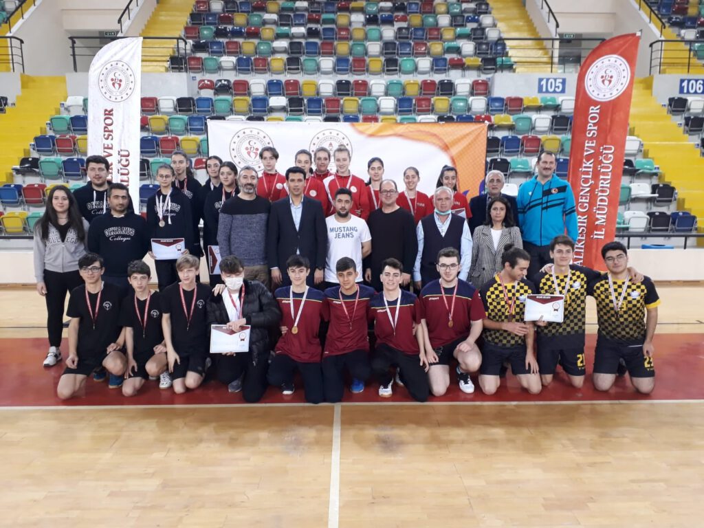 Okullar arası Masa Tenisi Gençler Grup Birinciliği yarışmaları ödül töreni ile sona erdi. 