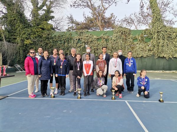 Okullar arası Tenis Yıldızlar İl Birinciliği ödül töreni