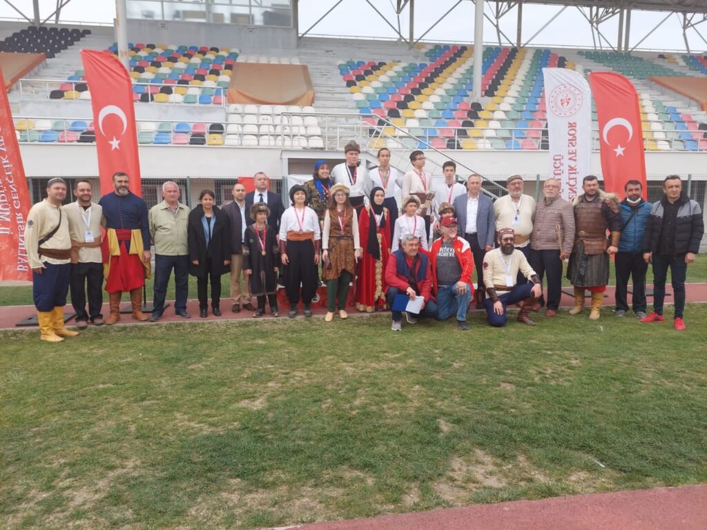 Geleneksel Türk Okçuluğu müsabakaları İsmail Akçay Atletizmtesislerinde yapıldı. 