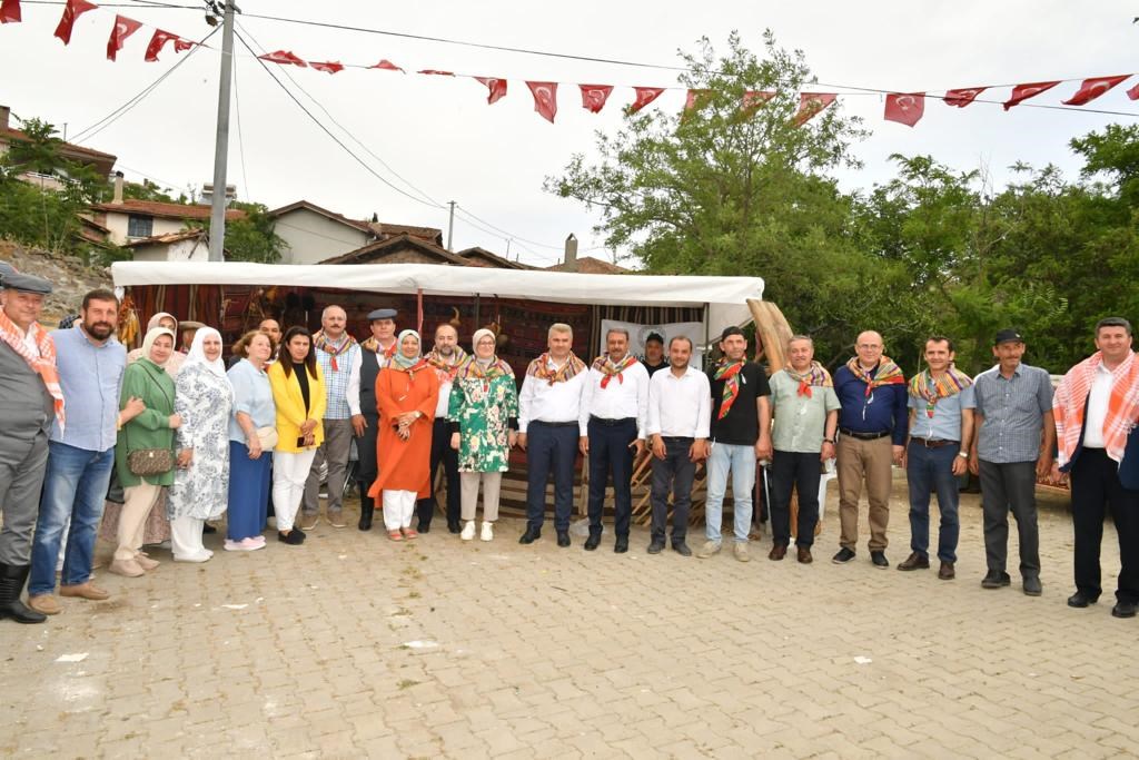 Vali Şıldak Sındırgı Belediyesi tarafından düzenlenen Sındırgı Kamp Karavan Festivali’ne katıldı. 
