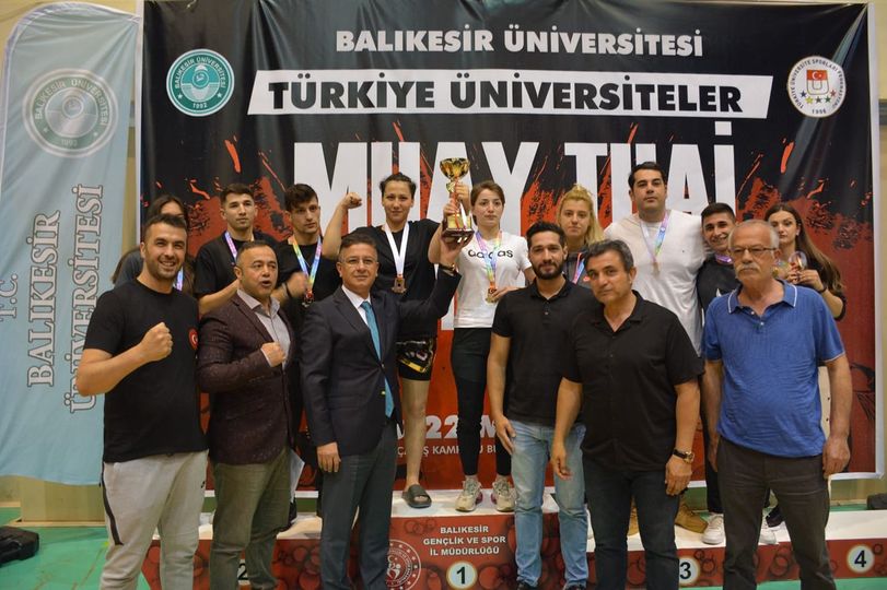 Bayanlarda Türkiye Üniversitelerarası Muay Thai Şampiyonu Balıkesir Üniversitesi oldu.