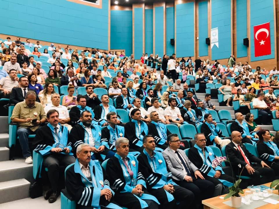 Balıkesir Üniversitesi (BAÜN) Veteriner Fakültesi mezuniyet töreni düzenlendi.