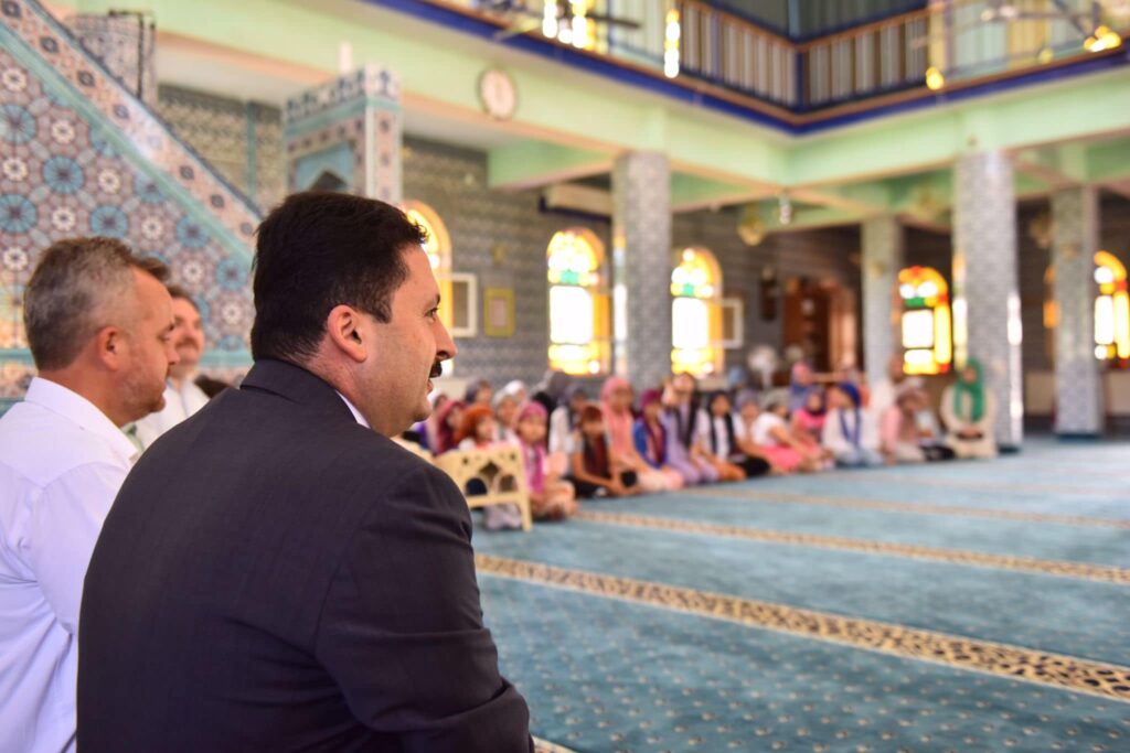 Başkan Hasan AVCI Yunus Emre Camiinde Yaz Kur’an Kursu öğrencilerini ziyaret etti.