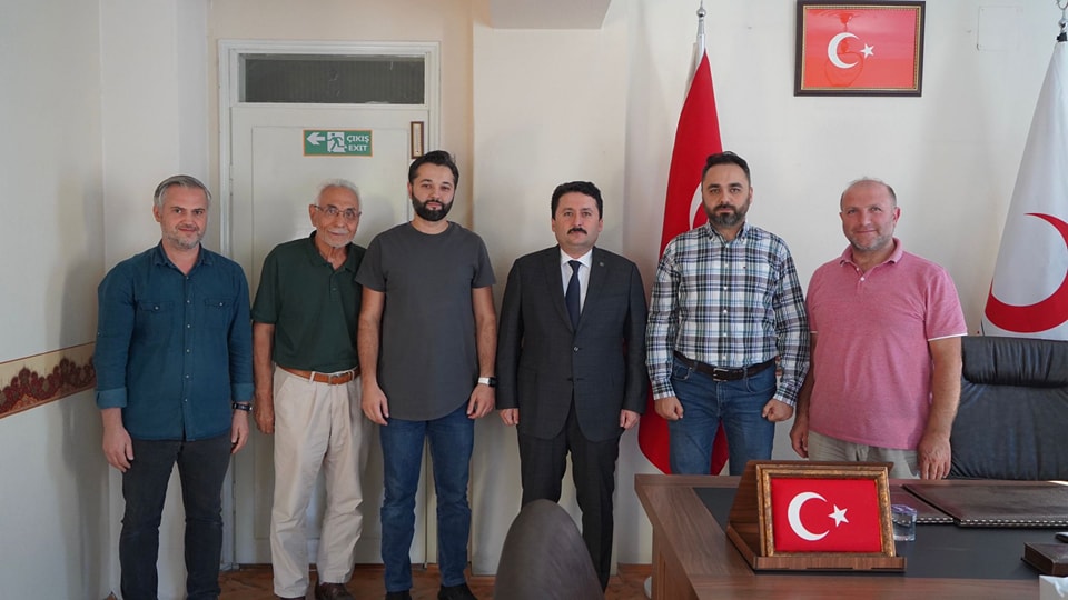 Başkan Hasan AVCI Balıkesir Kızılay Başkanı Burak Kelemençe’yi makamında ziyaret etti