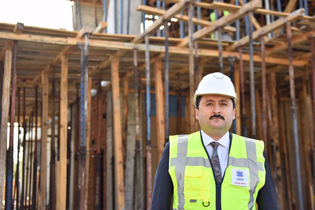 Altıeylül Belediye Başkanı Hasan AVCI Plevne Kapalı Pazar’ında incelemelerde bulundu.