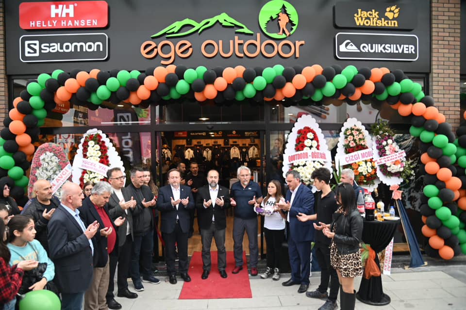 Başkan Dinçer ORKAN Avlu Balıkesir 2. Etap’ta hizmete giren Ege Outdoor Mağazasının açılışına katıldı.