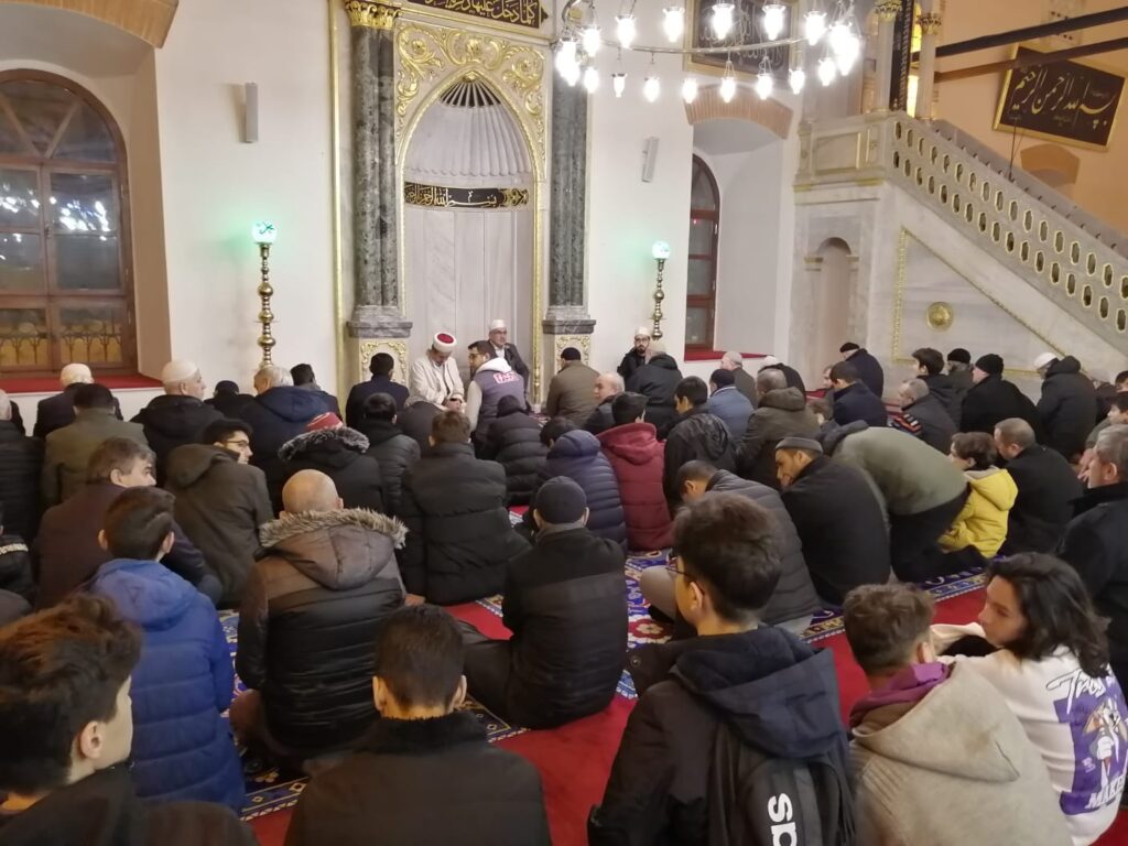 Zağnos Paşa Camii’nde gerçekleştirilen Sabah Namazı Buluşması programı