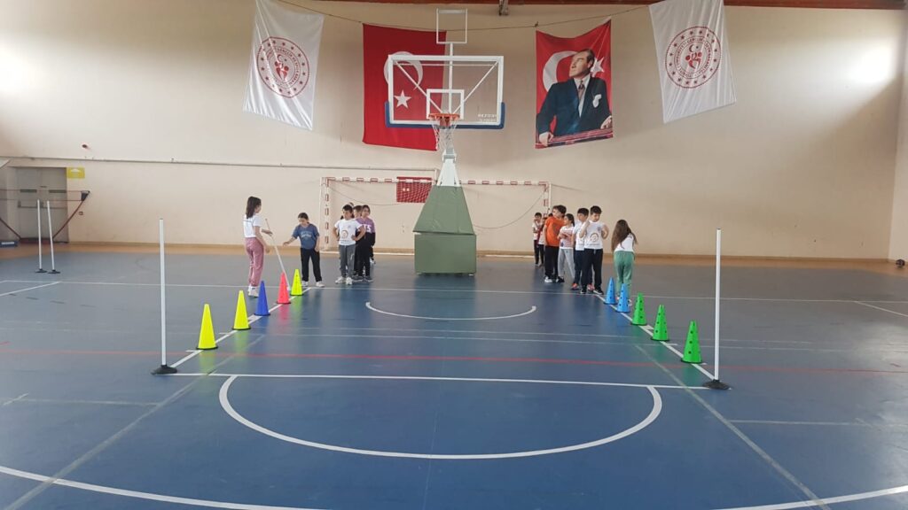 GSB Spor Okulları kapsamında basketbol antrenmanları devam ediyor..