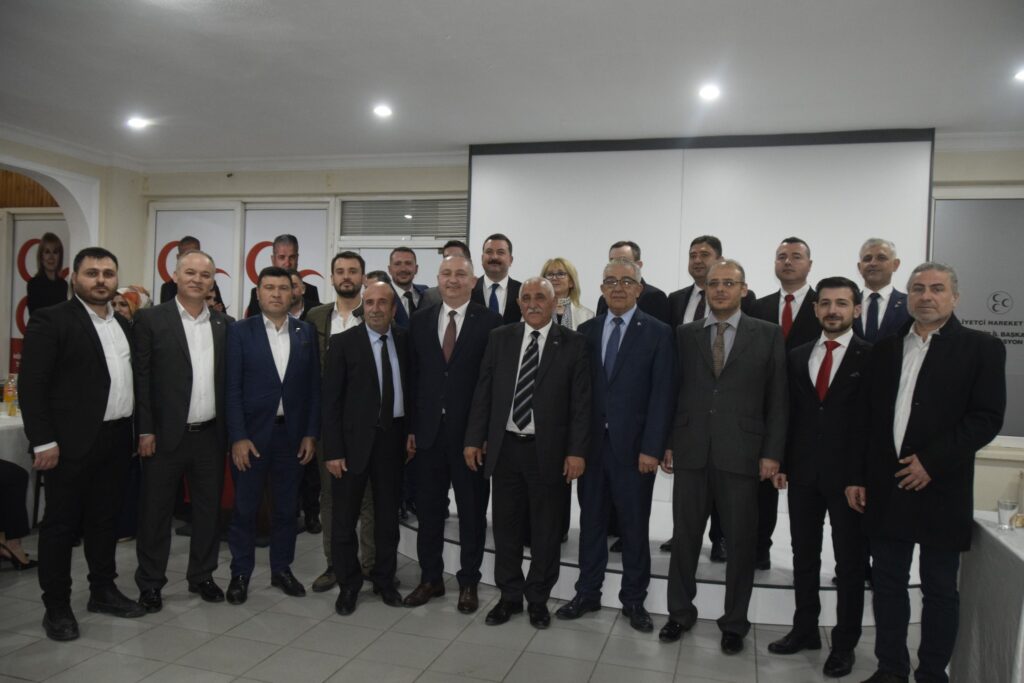 MHP Balıkesir İl Başkanlığı Seçim Koordinasyon Merkezinde Aday Tanıtım Toplantısı gerçekleştirdi..