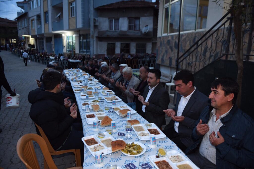 Altıeylül Belediye Başkanı Hasan AVCI  Akçaköy Mahallesi’ne misafir oldu