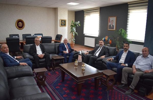 MHP İl Başkanı Cevdet GÜRCAN ve Yönetim Kurulu Üyeleri, İl Emniyet Müdürü Hasan ONAR’ı ziyaret etti.