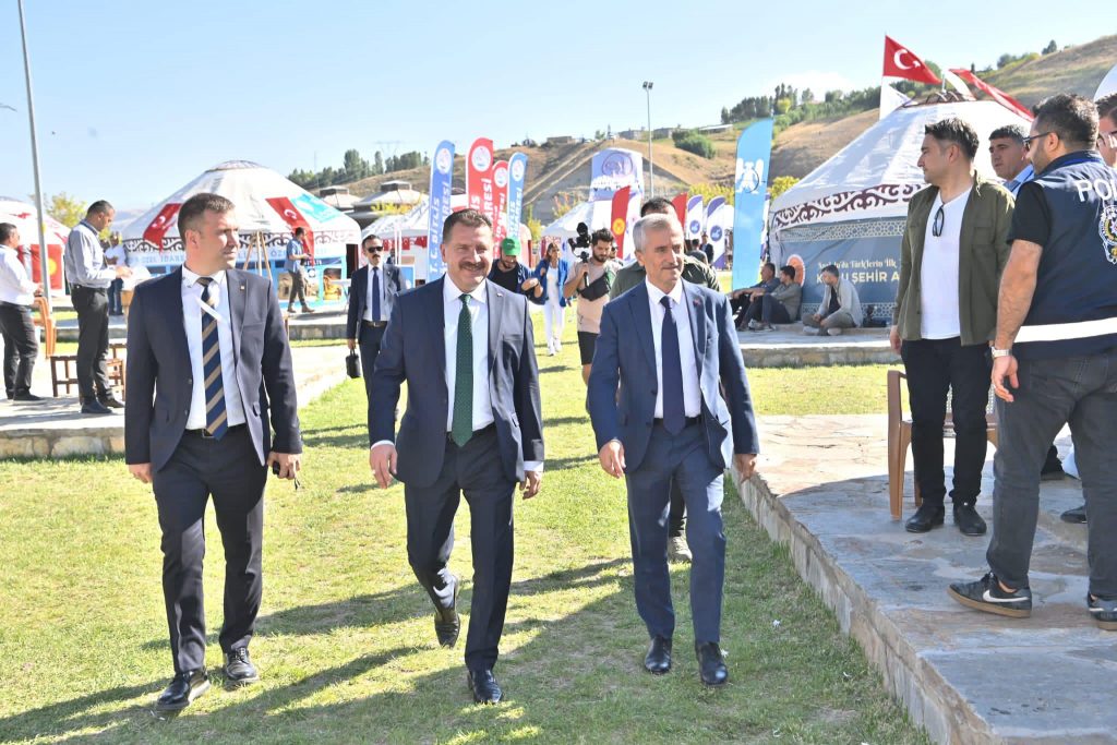 Balıkesir Büyükşehir Belediye Başkanı Yücel Yılmaz  Ahlat’ta.