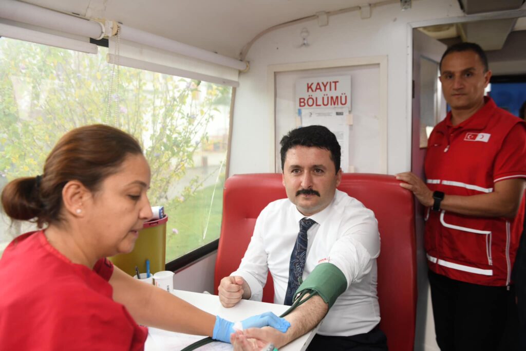 Altıeylül Belediye Başkanı Hasan AVCI kan bağışında bulundu
