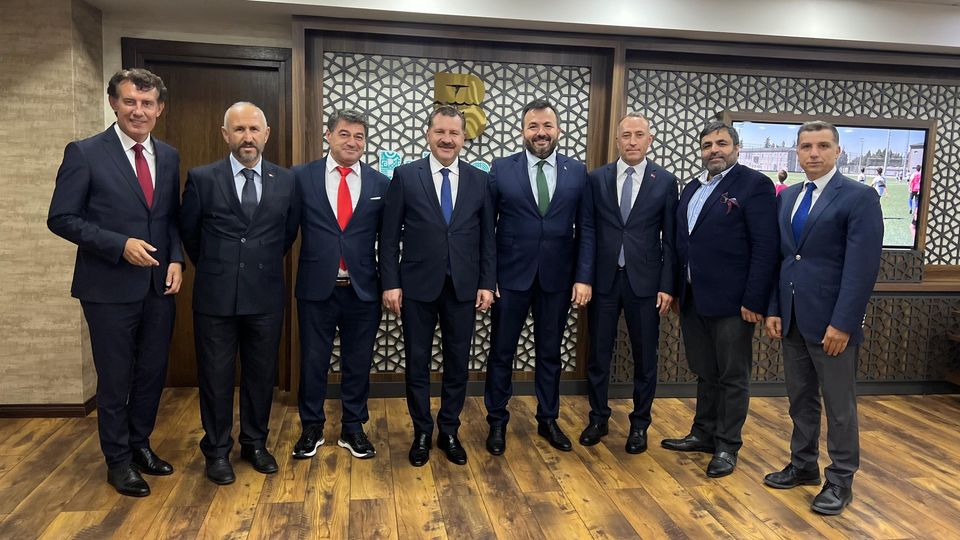 Türkiye Karate Federasyonu Başkanı Aslan Abid Uğuz BBB Başkanı Sn. Yücel Yılmaz’ı ziyaret etti.