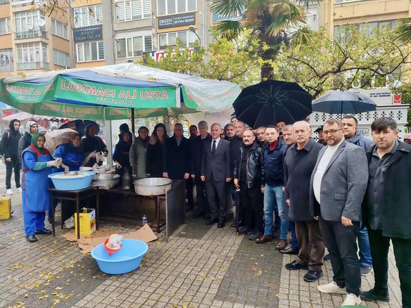 MHP Altıeylül Belediye Meclis üyesi aday adayı Erhan YIRCALI Lokma hayrı yaptı