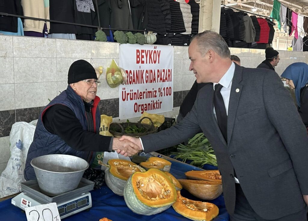MHP Balıkesir İl Başkanı Niyazi Tunç Susurluk’ta  Pazaryeri ve Esnaf Ziyareti yaptı