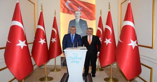 Manisa Valisi Ahmet Deniz, Balıkesir Valisi Yazıcı’yı ziyaret etti