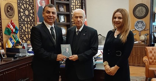 Akademisyen kardeşlerden MHP Lideri Bahçeli’ye 72. yaş hediyesi