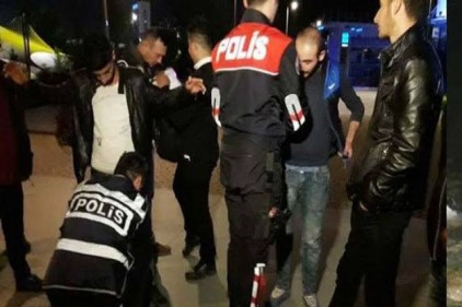 Balıkesir’de polis 19 aranan şahsı yakaladı.
