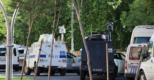 Diyarbakır’dan acı haber! “Dur” ihtarına uymayıp polise ateş açtı: 1 şehit