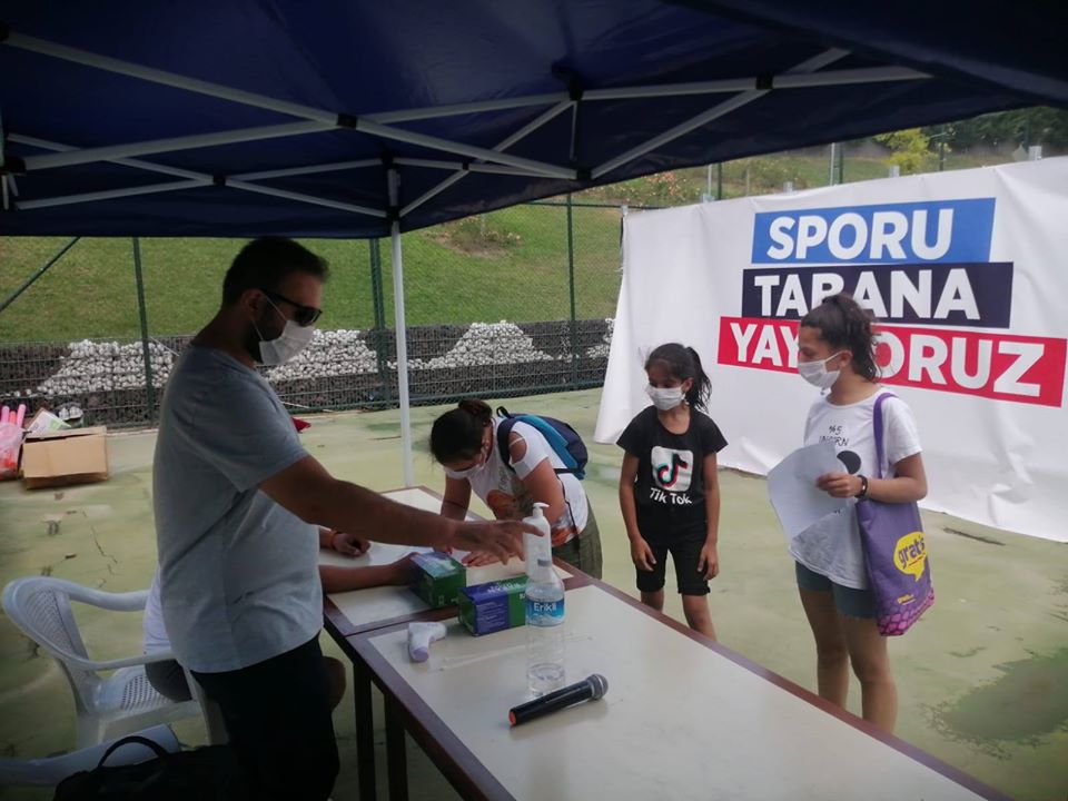 Karesi Spor Toto Tesislerine kurulan Portatif Yüzme Havuzu…