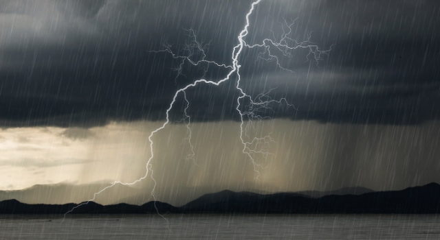 Meteoroloji’den Balıkesir dahil 12 kent için sağanak yağış ve fırtına uyarısı
