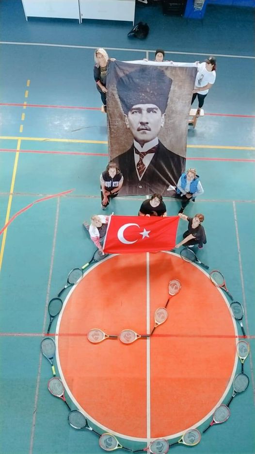 Atatürk’ün vefatının 82. yılında Koşabiliyorken Koş projesi kapsamında çalışma yapan kadın tenisçilerimiz…