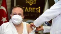 Karesi Belediye Başkanı Dinçer OrkanCOVİD-19 aşısını yaptırdı.
