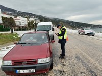 (2.600) araç kontrol edildi, (45) araca (27.105) TL idari para cezası uygulandı, (17) araç trafikten men edildi.