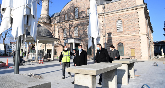 Zağnos Paşa Camii’nde Tarihi Meydan Ortaya Çıkıyor