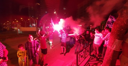 Adana Demirspor taraftarları, şampiyonluğu kutladı