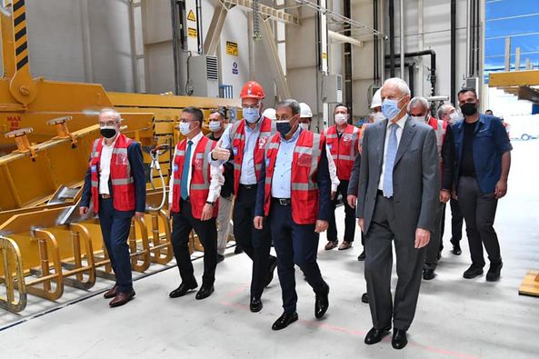 Vali Şıldak Balıkesir Elektromekanik Sanayi (BEST) Fabrikası Beksan Çivi Tel Makina Fabrikasında incelemede bulundu.