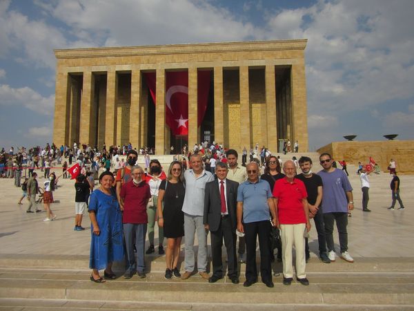 Ankara Balıkesirliler Derneği  anıtkabir’i ziyaret etti