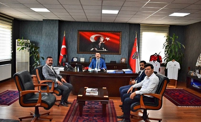 MHP İl Başkanı Gökay YÜKSEL Emniyet Müdürü Hasan ONAR’ı makamında ziyaret etti.